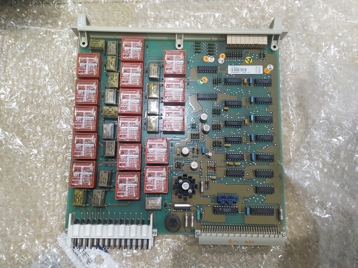 DSDO131 ABB ডিজিটাল আউটপুট বোর্ড 16 চ্যানেল 0-240V AC/DC রিলে PLC খুচরা যন্ত্রাংশ 57160001-KX
