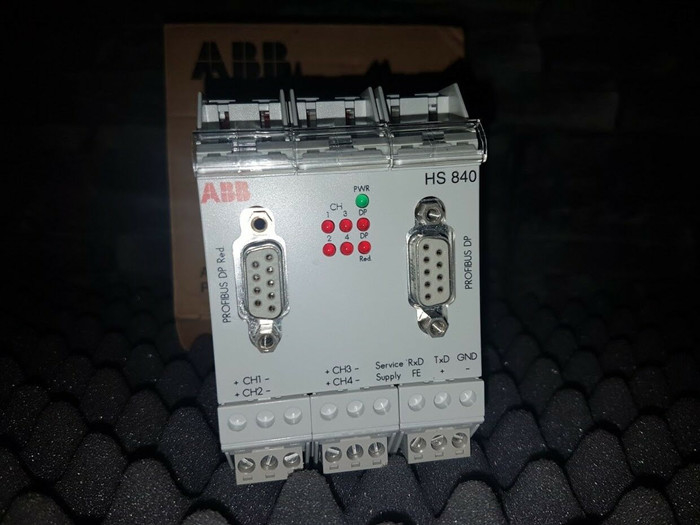 রিডানডেন্সি পিএলসি খুচরা যন্ত্রাংশ 3BDH000307R0101 সহ HS840 ABB PROFIBUS লিঙ্কিং ডিভাইস 4 চ্যানেল হেড স্টেশন